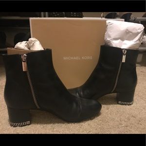 Pre owned Michael Kors Sabrina Ankle bootie